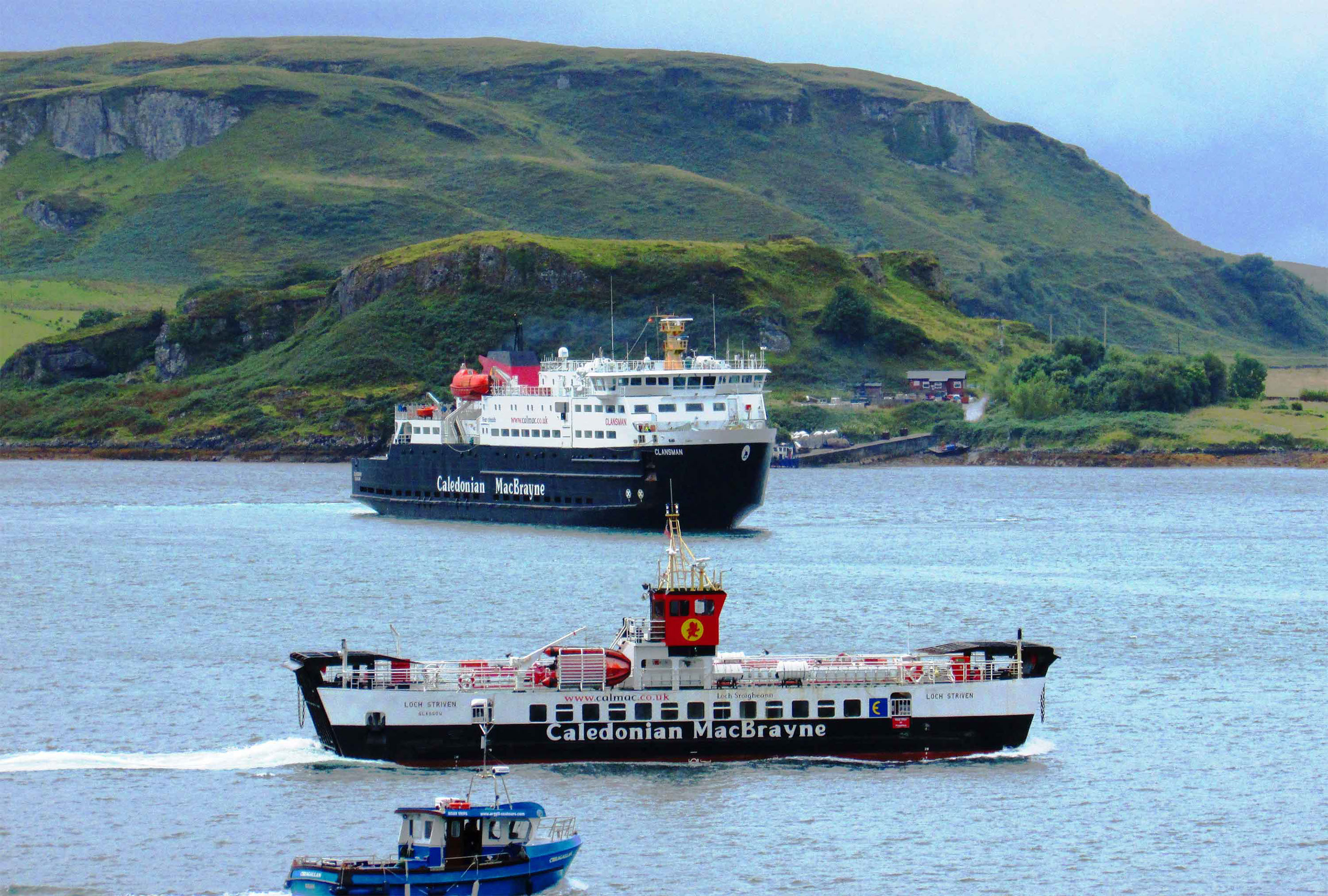 Skye Travel Service offer a transfer service transport from Armadale Ferry and Uig Ferry to Portree