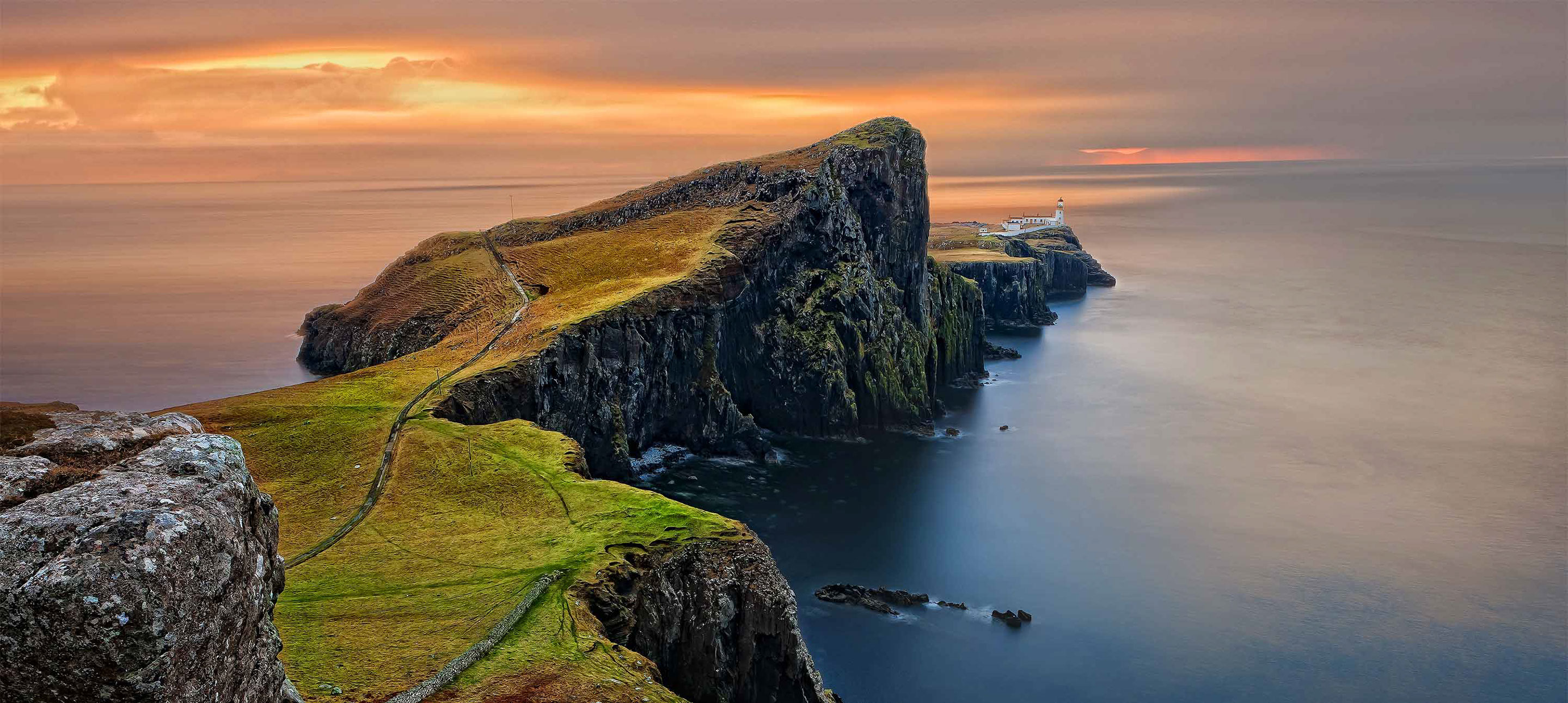 Explore the Isle of Skye with Skye Travel Service and see the Quiraing and The Old Man of Storr